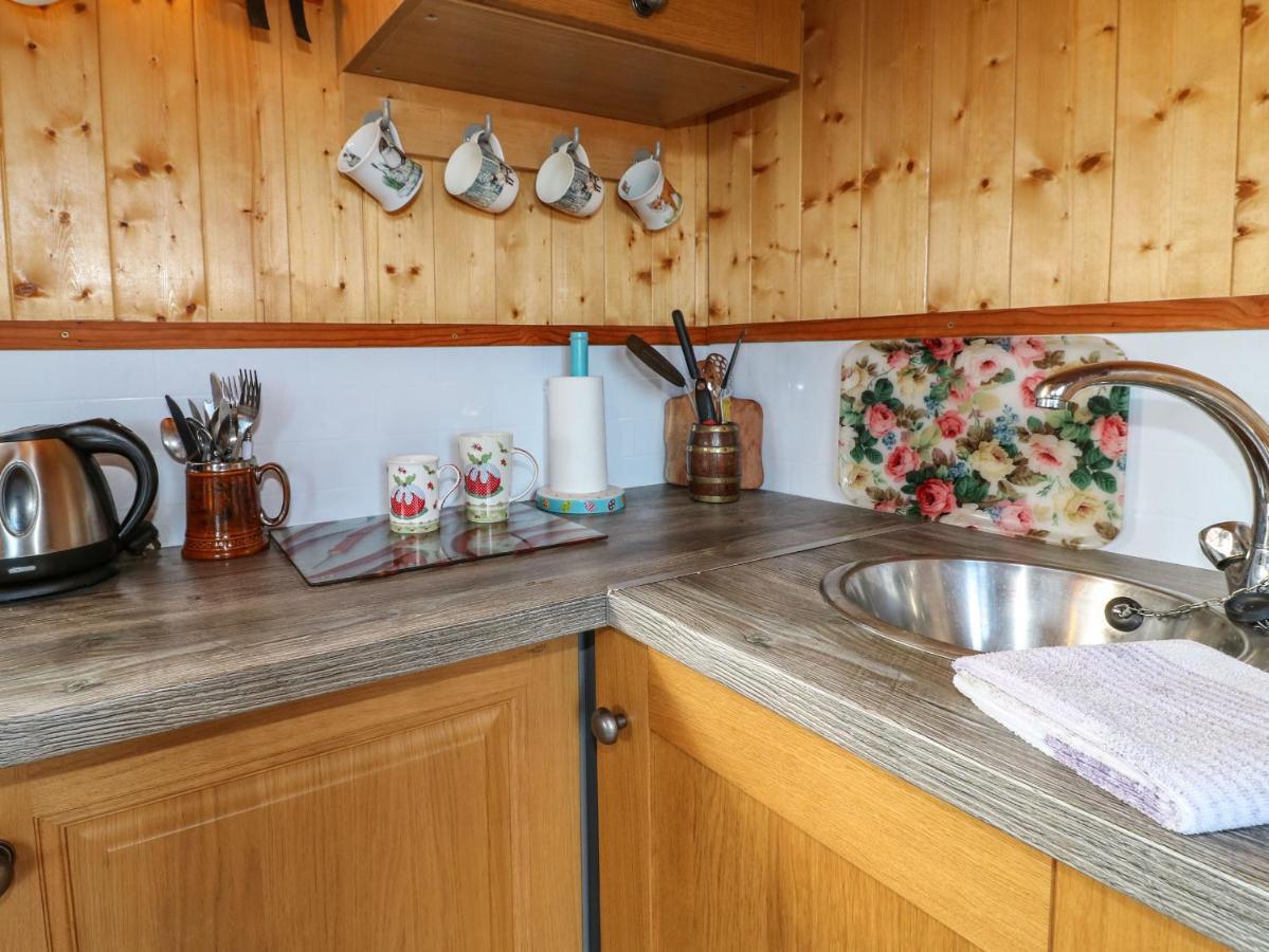 Packhorse Shepherds Hut Белпер Экстерьер фото